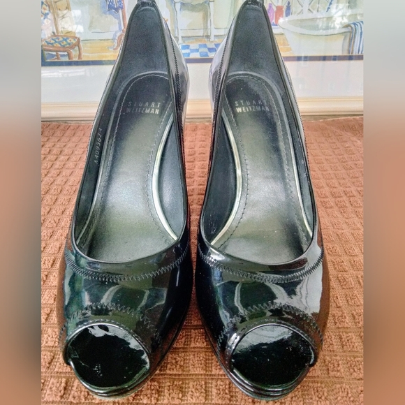 Stuart Weitzman Open Toed Patent Leather Pumps. Size 8M. Very Good Condition. - Picture 2 of 9